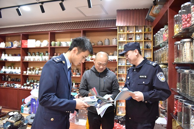 靖宇局税宣进商圈2.jpg
