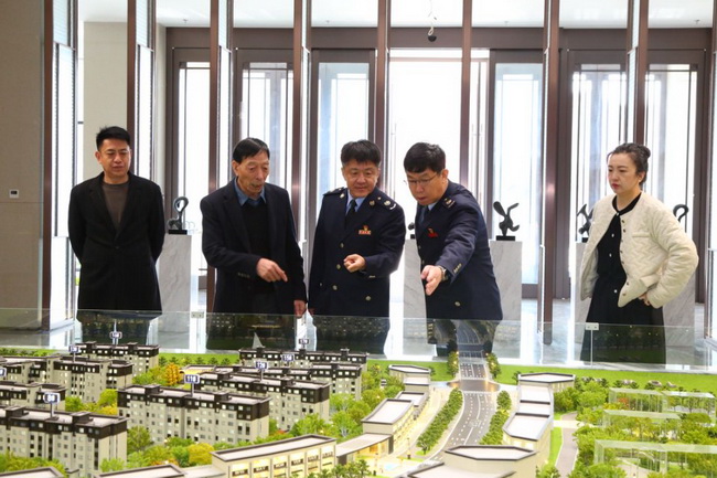 100走访通化市贵隆房地产开发有限责任公司官道一品营销中心.jpg